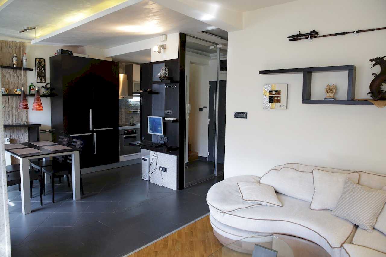 Open-plan living and dining area – Apartment Arena – City Break Apartments