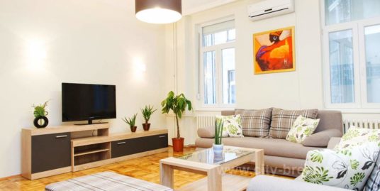 Apartment Republic Square 3